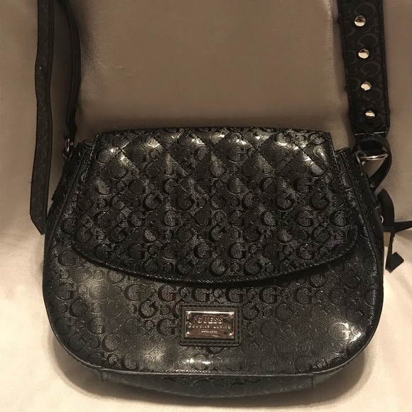 🔥Guess Crossbody Bag 🔥 - Picture 3 of 8
